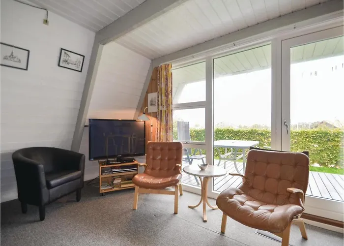 3 Bedroom Lovely In Feriehus
