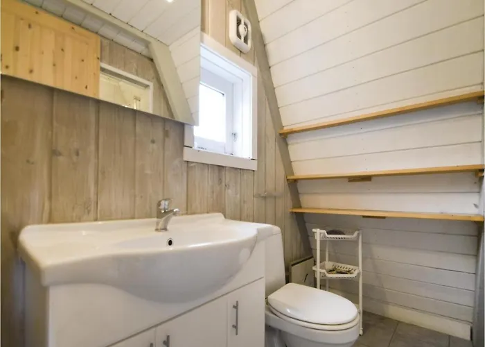 3 Bedroom Lovely In Feriehus Knebel