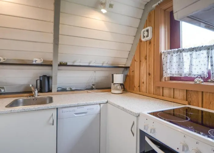 3 Bedroom Lovely In Feriehus