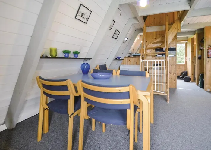 3 Bedroom Lovely In Feriehus *